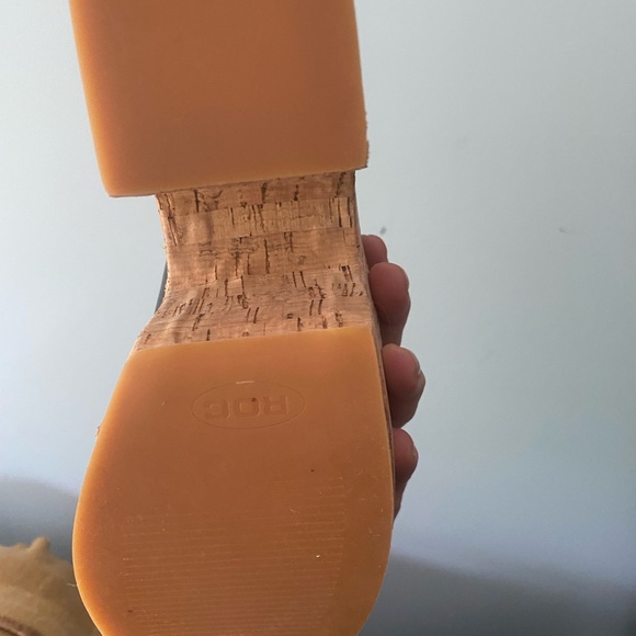 Brand new never worn still in box . - Picture 2 of 4